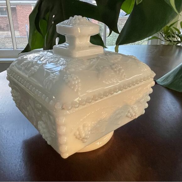 Vintage Westmoreland Milk Glass Beaded Square Pedestal Lidded Compote EUC - Picture 4 of 11